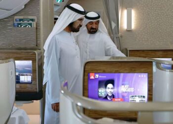 എയർക്രാഫ്റ്റ് എ350 അവലോകനം ചെയ്യാൻ ഷെയ്ഖ് മുഹമ്മദ് ബിൻ റാഷിദ് അൽ മക്തൂം ദുബായ് രാജ്യാന്തര വിമാനത്താവളം സന്ദർശിച്ചു.