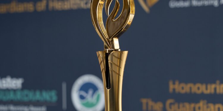 ആസ്റ്റര്‍ ഗാര്‍ഡിയന്‍സ് ഗ്ലോബല്‍ നഴ്സിങ്ങ് അവാര്‍ഡ് 2025 എഡിഷനിലേക്ക് ലോകമെമ്പാടുമുള്ള നഴ്‌സുമാരില്‍ നിന്നും അപേക്ഷ ക്ഷണിച്ചു. വിജയിക്ക് ലഭിക്കുക 250,000 യുഎസ് ഡോളര്‍ സമ്മാനത്തുകയുള്ള പുരസ്‌ക്കാരം