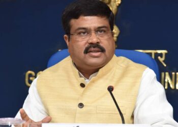 NEET പരീക്ഷ ക്രമക്കേട്; ഉന്നതതല സമിതി റിപ്പോർട്ട് സുപ്രിംകോടതിക്ക് കൈമാറി; JEE പരീക്ഷകൾ CBT മോഡലിൽ സംഘടിപ്പിക്കുമെന്ന് കേന്ദ്രമന്ത്രി