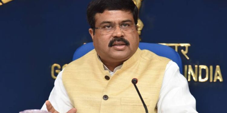 NEET പരീക്ഷ ക്രമക്കേട്; ഉന്നതതല സമിതി റിപ്പോർട്ട് സുപ്രിംകോടതിക്ക് കൈമാറി; JEE പരീക്ഷകൾ CBT മോഡലിൽ സംഘടിപ്പിക്കുമെന്ന് കേന്ദ്രമന്ത്രി