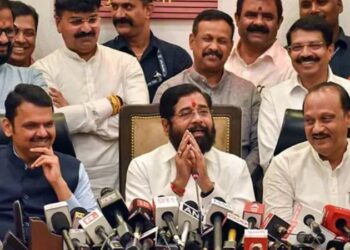 മഹാരാഷ്ട്രയിലെ സർക്കാർ രൂപീകരണത്തിൽ പ്രതിസന്ധി തുടരുന്നു; കേന്ദ്ര നേതൃത്വം നിരീക്ഷകരെ സംസ്ഥാനത്തേക്ക് അയക്കും.