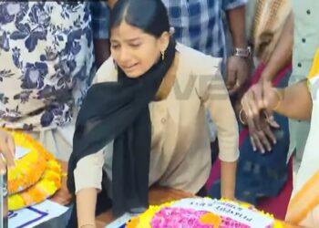 ഒരുമിച്ച് നടന്നവര്‍ ഒന്നിച്ച് മടങ്ങി; സങ്കടപ്പെരുമഴയില്‍ നാടൊന്നാകെ നനഞ്ഞു; കരിമ്പ അപകടത്തില്‍ മരിച്ച കുട്ടികളുടെ മൃതദേഹങ്ങള്‍ കബറടക്കി