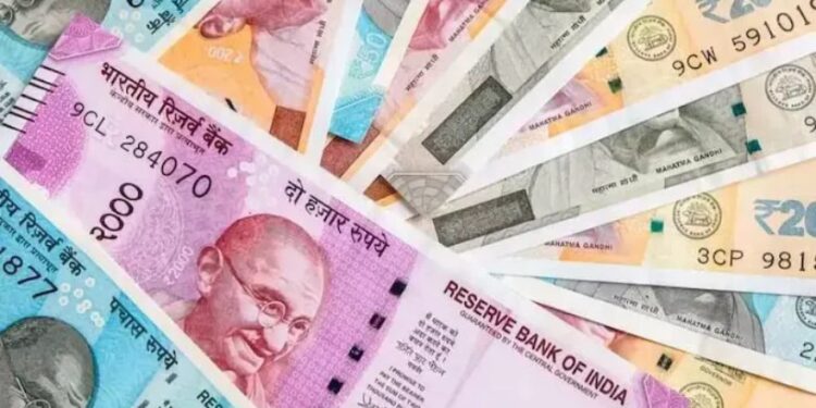 സര്‍വകാല തകര്‍ച്ചയിലേക്ക് കൂപ്പുകുത്തി ഇന്ത്യന്‍ രൂപ: പ്രവാസികൾക്ക് ആശ്വാസം