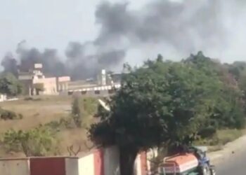 ഗുജറാത്തിൽ ഹെലികോപ്റ്റർ തകർന്ന് മൂന്ന് മരണം