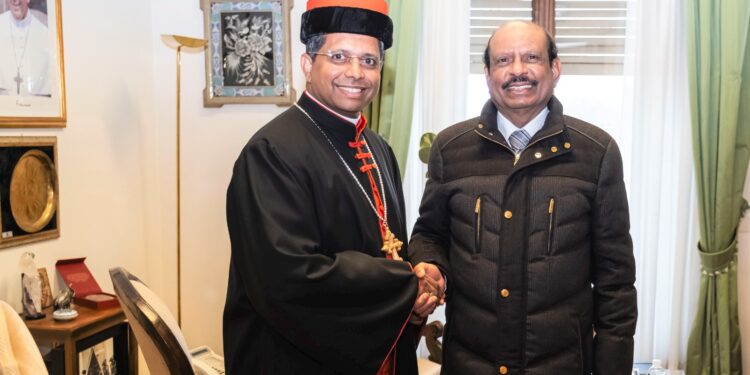 കർദ്ദിനാൾ മാർ ജോർജ്ജ് കൂവക്കാടിനെ സന്ദർശിച്ച് എം.എ. യൂസഫലി