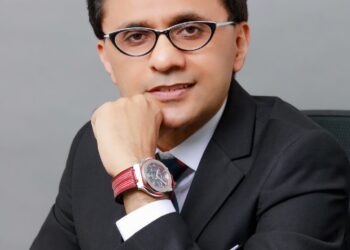 ചാമ്പ്യൻസ് ട്രോഫി ക്രിക്കറ്റ്: ഇന്ത്യയുടെ മത്സരങ്ങൾ കാണാൻ തൊഴിലാളികൾക്ക് സൗജന്യ ടിക്കറ്റുകൾ നൽകി ഇന്ത്യൻ വ്യവസായി അനിസ് സാജൻ