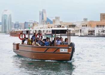 ദുബായിലെ ആർ.ടി.എ.യുടെ നാലാം തലമുറ പരമ്പരാഗത അബ്രകൾ :സമുദ്ര ഗതാഗത ശൃംഖല കൂടുതൽ ശക്തമാകും  .പുതിയതിൽ 24 യാത്രക്കാരെ ഉൾക്കൊള്ളും