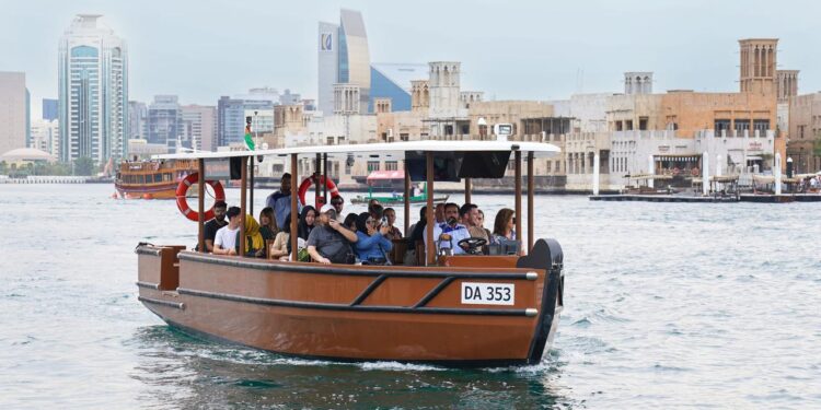 ദുബായിലെ ആർ.ടി.എ.യുടെ നാലാം തലമുറ പരമ്പരാഗത അബ്രകൾ :സമുദ്ര ഗതാഗത ശൃംഖല കൂടുതൽ ശക്തമാകും .പുതിയതിൽ 24 യാത്രക്കാരെ ഉൾക്കൊള്ളും