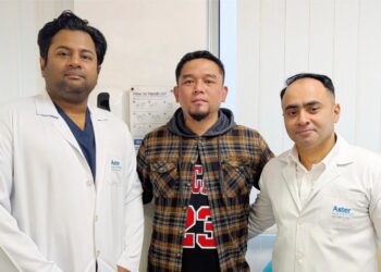 താടിയിലുണ്ടായ മുഴ, കാലിലെ അസ്ഥിഭാഗം ഉപയോഗിച്ച്  മൈക്രോവാസ്‌കുലര്‍ ശസ്ത്രക്രിയയിലൂടെ വിജയകരമായി ചികിത്സിച്ച് ആസ്റ്റര്‍ ഹോസ്പിറ്റല്‍ മന്‍ഖൂല്‍