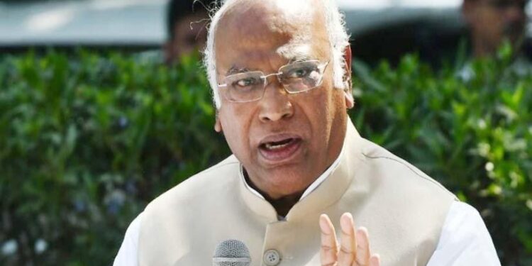 തിരഞ്ഞെടുപ്പ് പരാജയങ്ങളുടെ ഉത്തരവാദിത്തത്തിൽ നിന്ന് ഭാരവാഹികൾക്ക് ഒഴിഞ്ഞുമാറാനാവില്ല; മല്ലികാർജുൻ ഖർഗെ