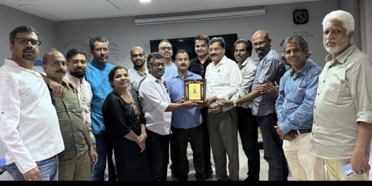 വടകര NRI യാത്രയയപ്പ് നൽകി