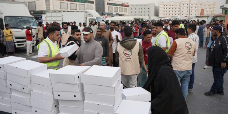റംസാനിൽ  ദുബായിൽ തൊഴിലാളികൾക്ക് ആശ്വാസമായി ‘നന്മ ബസ്’;