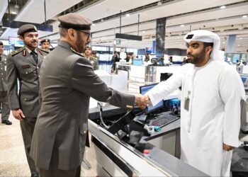 ഈ​ദു​ൽ ഫി​ത്ർ: ദു​ബൈ​യി​ലെ​ത്തി​യ സ​ഞ്ചാ​രി​ക​ൾ​ക്ക് വ​ര​വേ​ൽ​പ്