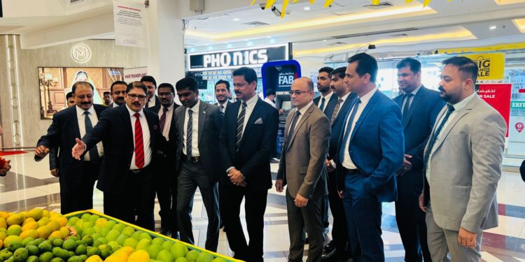 ലുലുവിൽ ഇനി മാമ്പഴക്കാലം: ഇരുപത് രാജ്യങ്ങളിൽ നിന്ന് നൂറിലധികം ഇനങ്ങളുമായി ‘മംഗോ മാനിയ’