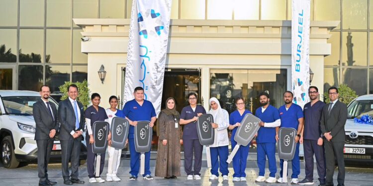 അന്താരാഷ്ട്ര നേഴ്സസ് ദിനം: നാല് മലയാളി നഴ്സുമാരടക്കം 10 പേർക്ക് സർപ്രൈസ് സമ്മാനമായി എസ്‌യുവി കാറുകൾ,100 നേഴ്സുമാർക്ക് പ്രത്യേക ക്യാഷ് അവാർഡുകളും നൽകും.