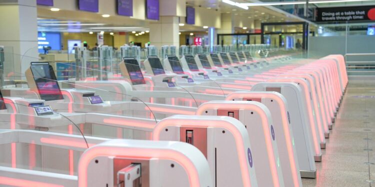 ദുബായ് വിമാനത്താവളത്തിൽ 16 മാസത്തിനിടെ 86  ദശലക്ഷത്തിലധികം യാത്രക്കാർ  പരാതികളില്ലാതെ കടന്നുപോയി